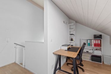 VENDU / cachet et luminosité pour cet attique 3.5 pièces