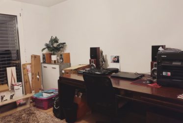 à deux pas du centre-ville, confortable logement moderne avec généreux balcon