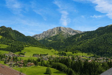 Un jardin face aux montagnes – 3.5 pièces avec terrasse et vue dégagée à Cerniat